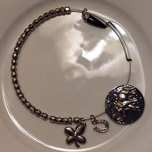 LUCKY CHARMS SILVER EXPANDABLE BRACELET- WITH 4 CHARMS - NWOT!